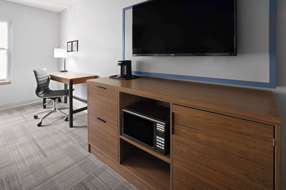 AmericInn by Wyndham Iron Mountain 45/51