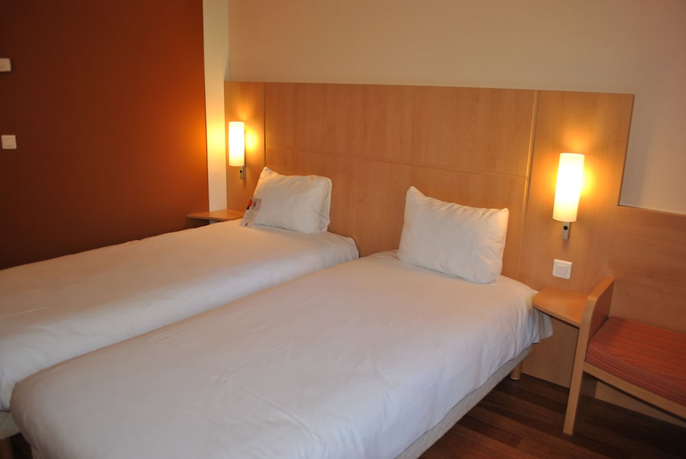 Ibis Loriol Le Pouzin 21/51