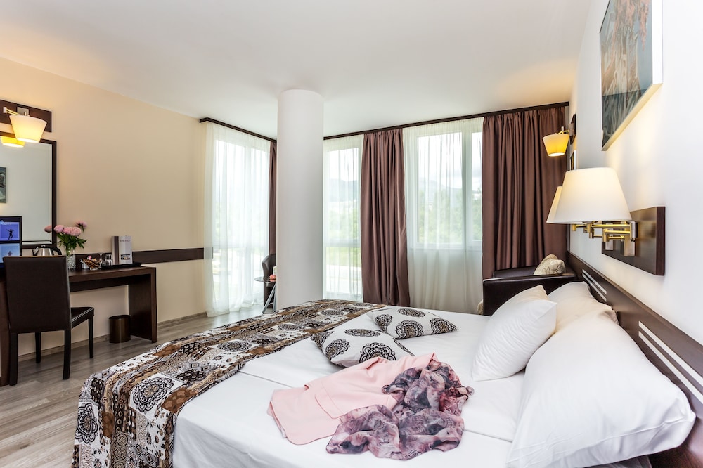 EXECUTIVE, DOUBLE BED