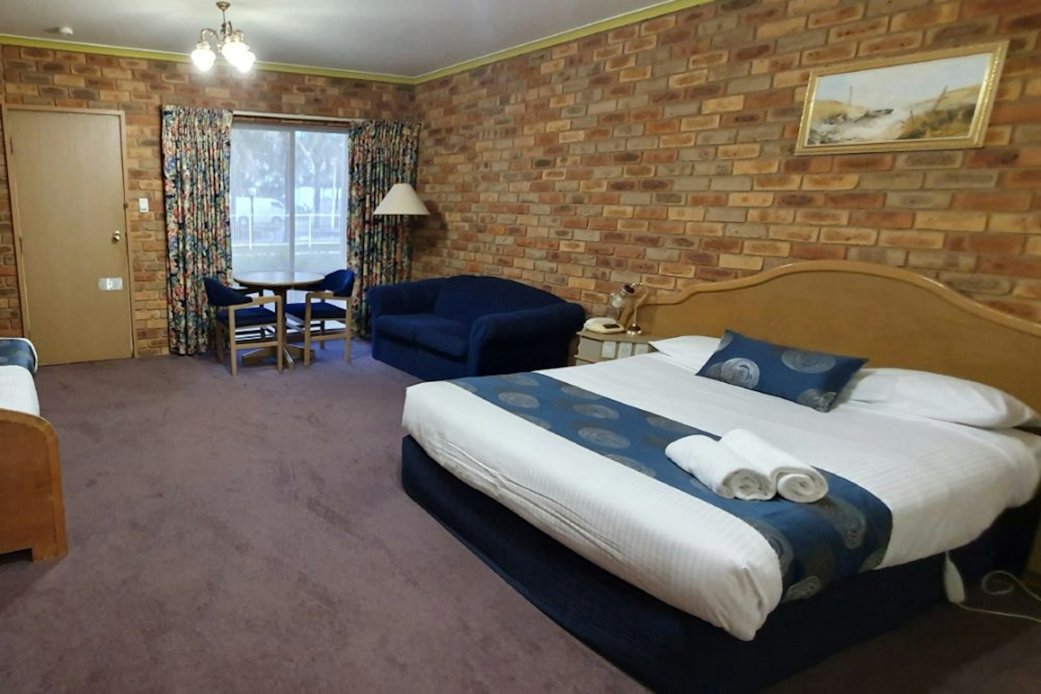 Room, Queen Bed