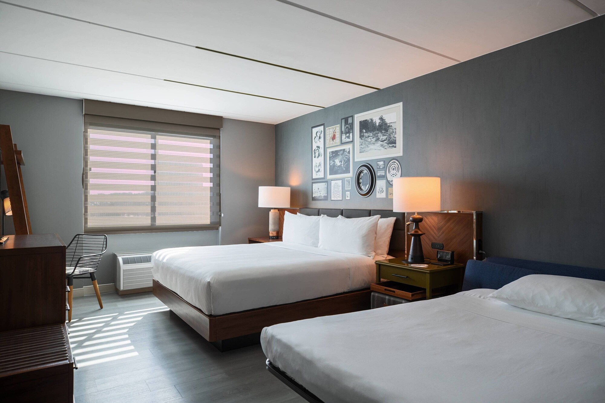 ROOM, KING BED, SOFA