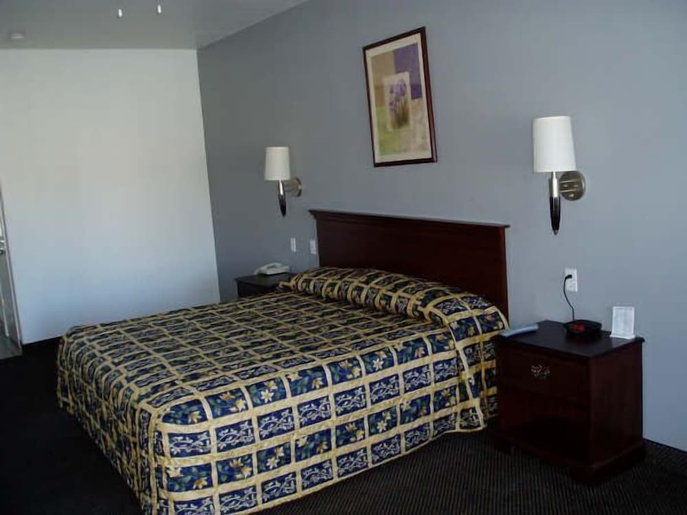 غرفة قياسية بسرير كينج، Texas Inn and Suites at La Joya 4/4