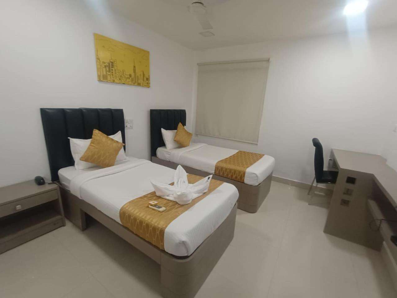 غرفة اقتصادية، Falcons Nest La Riviera 3/10