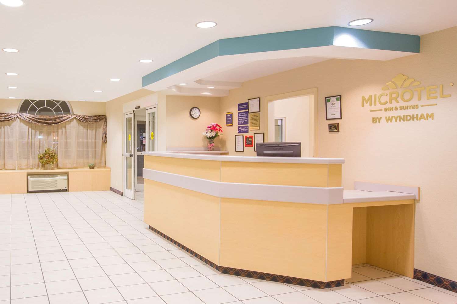 Microtel Inn And Suites of Albertville 2/6