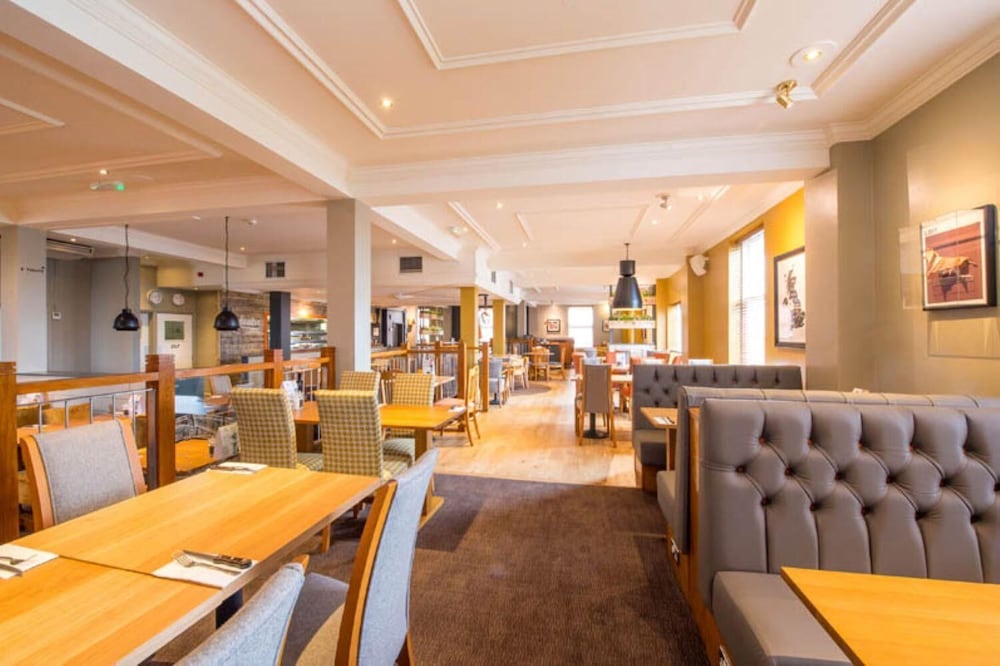 Premier Inn Manchester Salford Quays 23/47