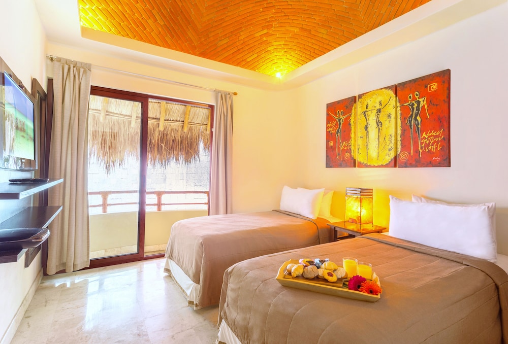 Maya Villa Condo Hotel Beach Club 12/49