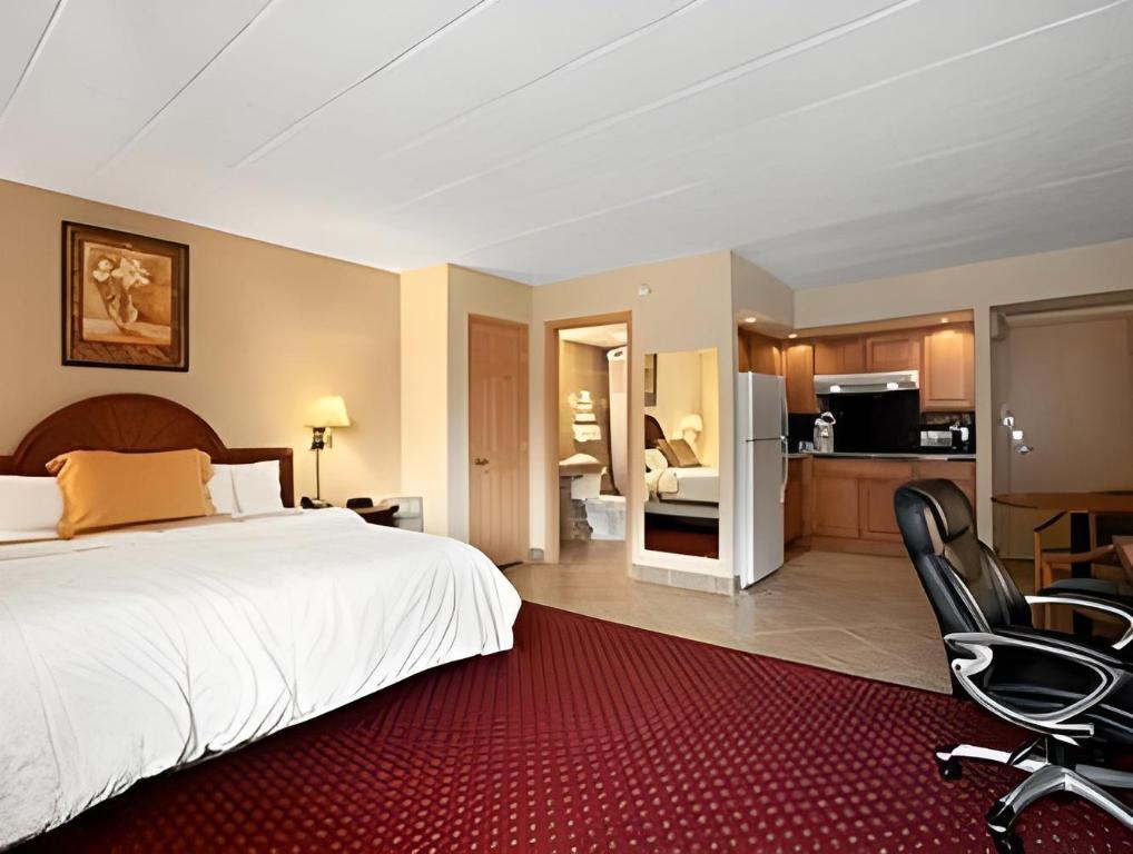 Room, 1 Queen and 1 Single Bed, Accessible