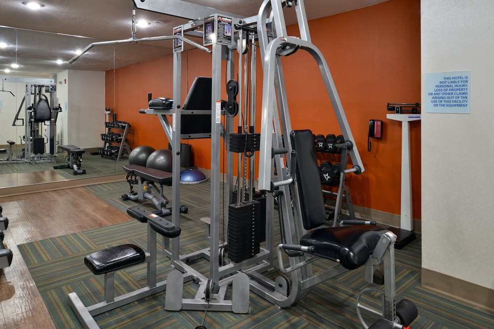 Holiday Inn Express Hotel And Suites Farmington Bloomfield 42/69