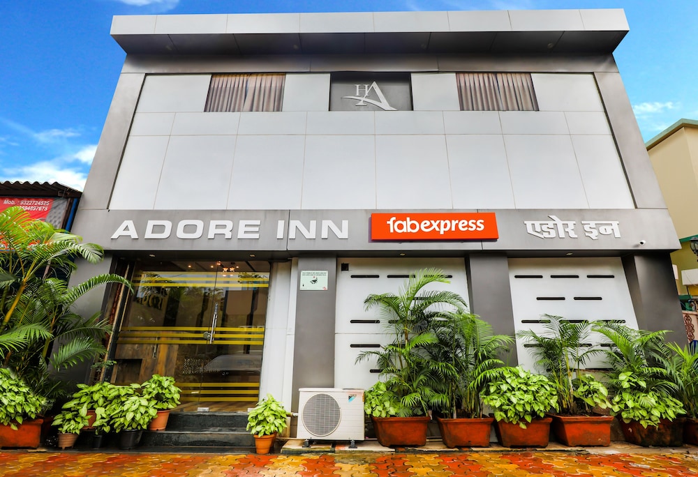 FabExpress Adore Inn 2/40