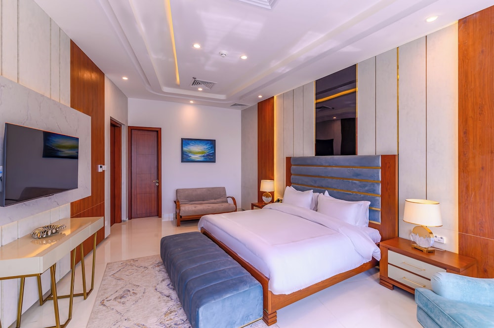 Rumanza by Pearl Continental 15/56