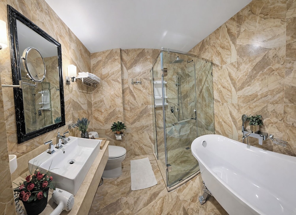 Le Cannes, a Recall Luxe Hotel 45/49