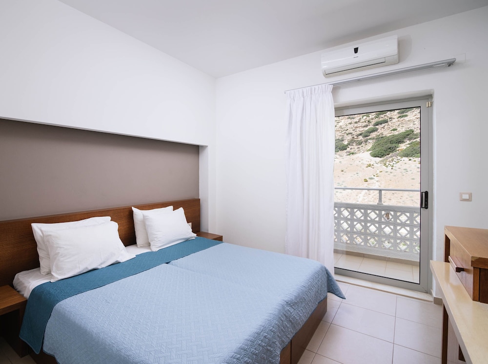 Matala Bay 25/67
