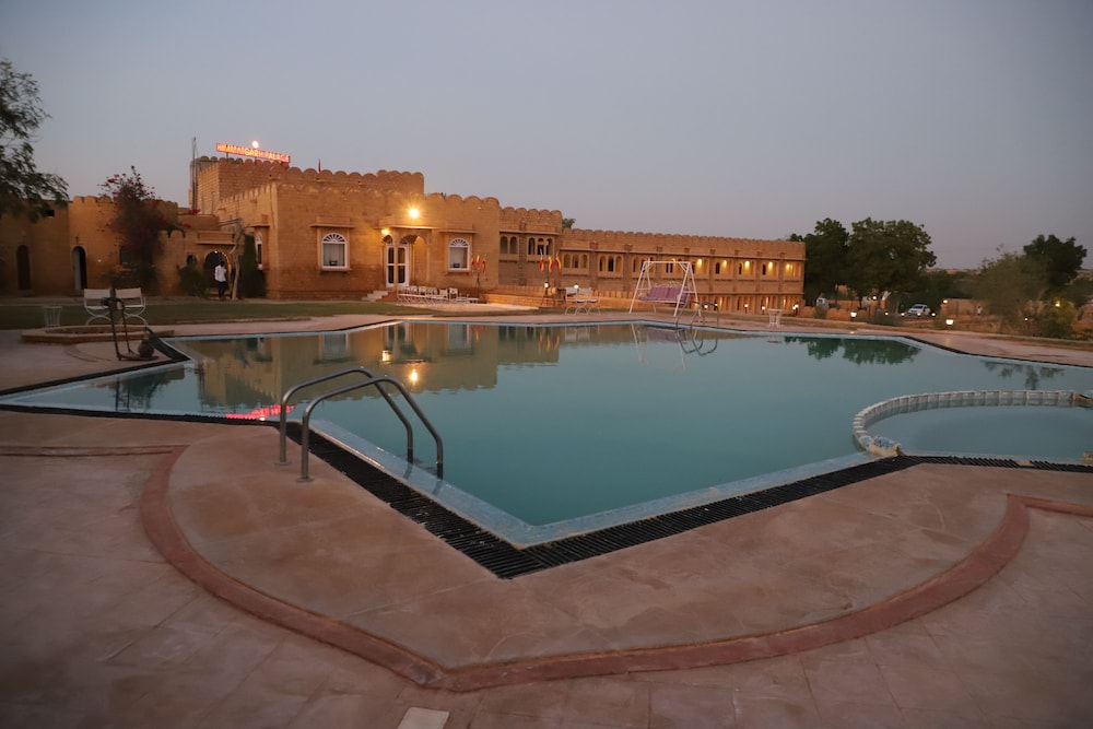 HIMMATGARH PALACE 12/28
