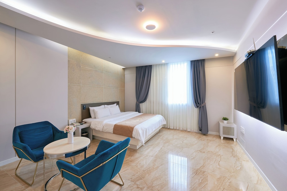 Dubai Hotel Gwangju 12/44