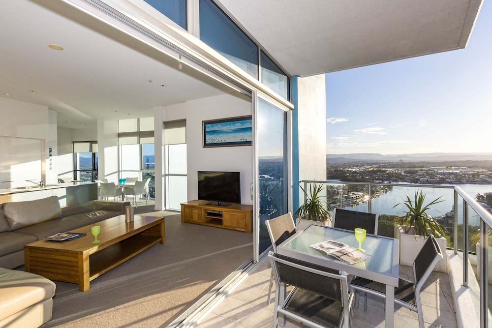 Artique Surfers Paradise 47/74