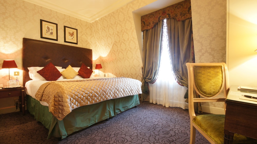 The Leonard Hotel 23/76