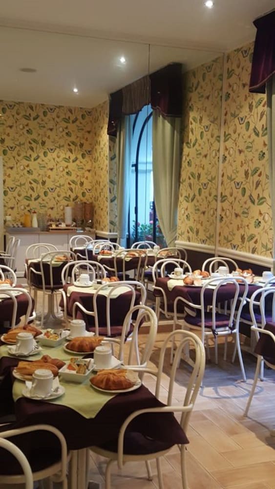 Hotel des Arts cite Bergere 25/31