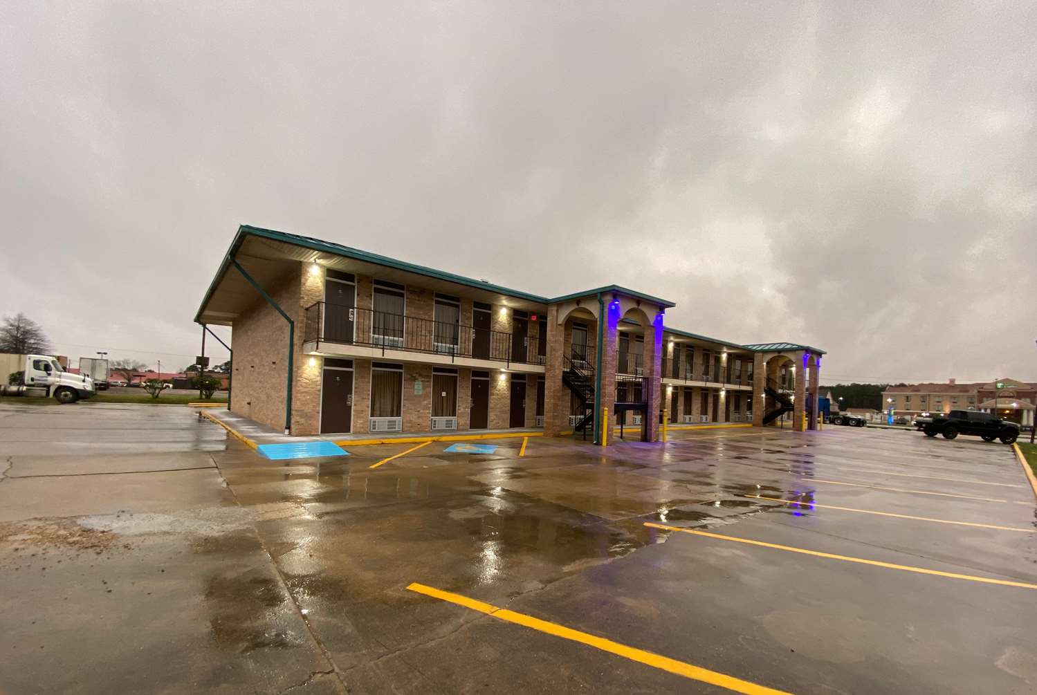 Days Inn by Wyndham Forest 35/40