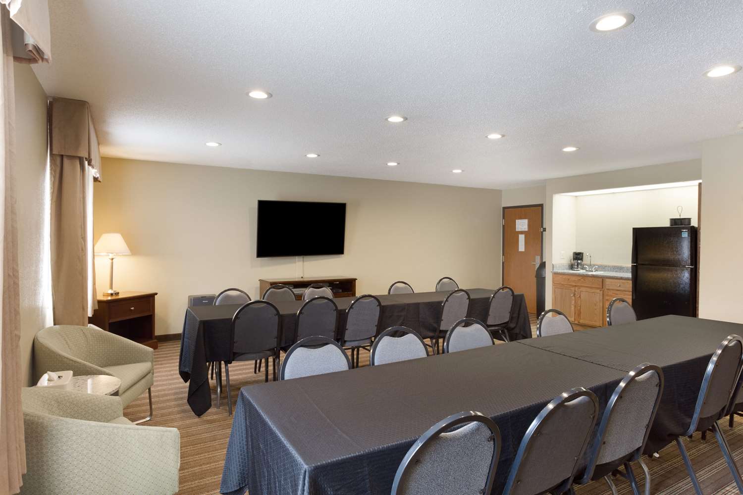 Quality Inn Athens, OH 44/50