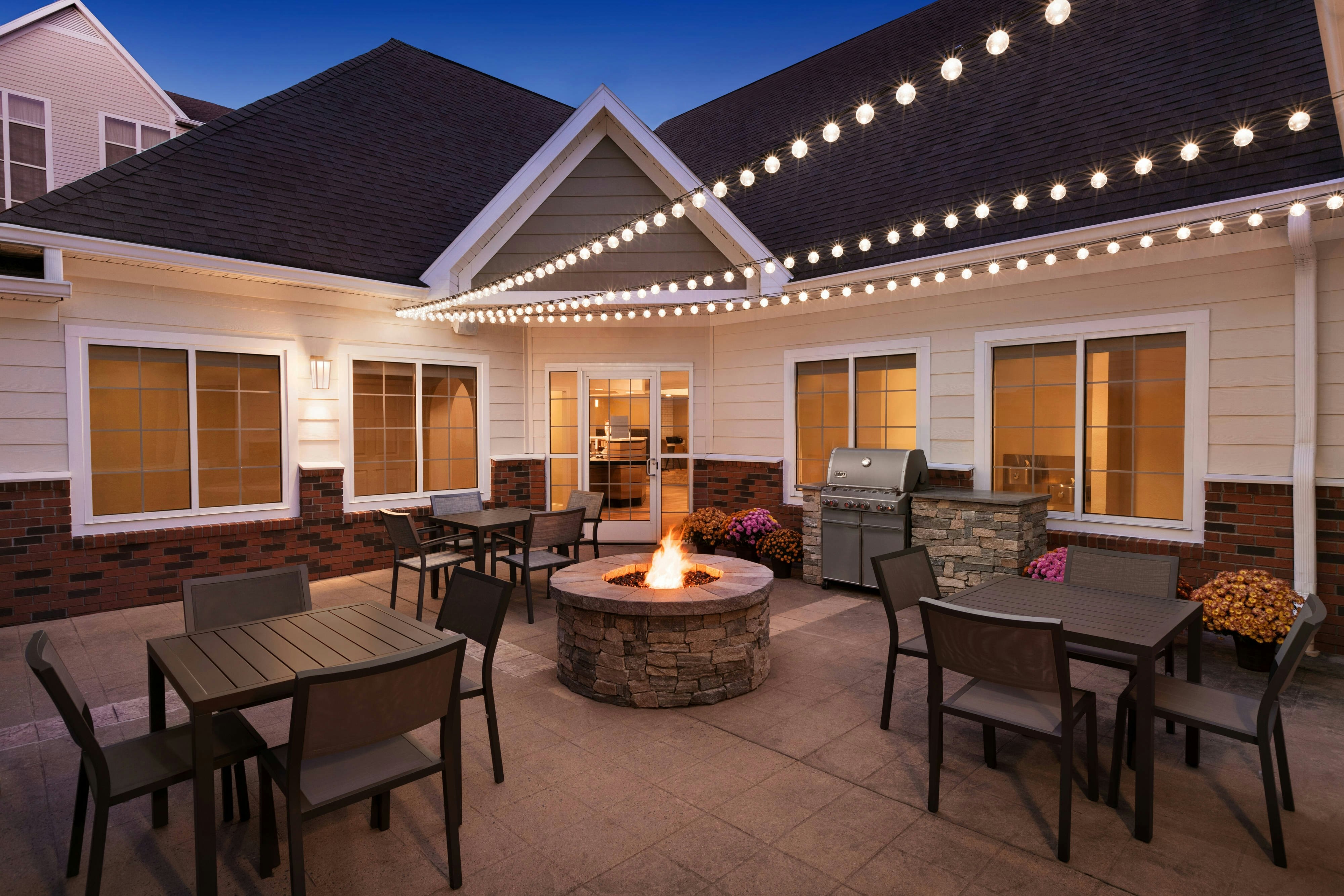 Residence Inn By Marriott West Springfield 25/35