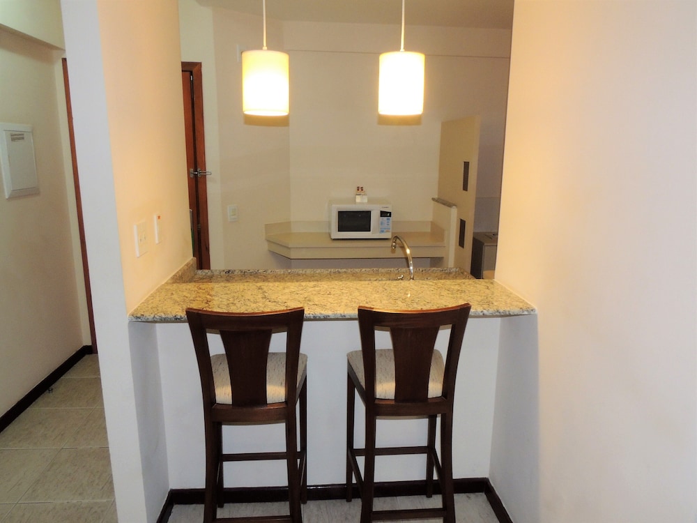 Mondrian Suite Hotel 76/82