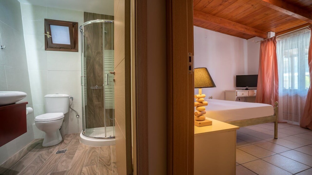 Fiore Beach Studios 40/41