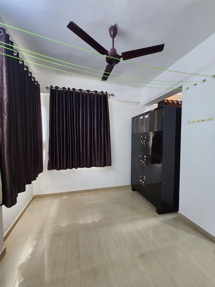 All Seasons Guest House 28/43