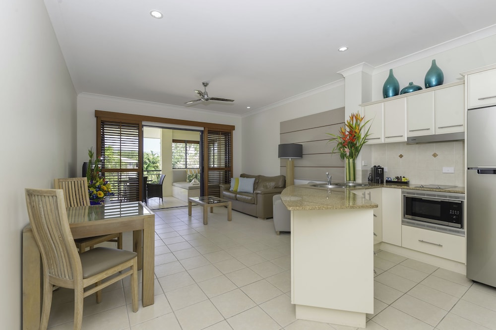 Meridian Port Douglas 36/70
