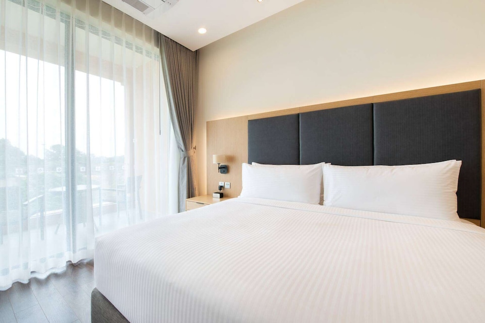 RESORT, JUNIOR SUITE