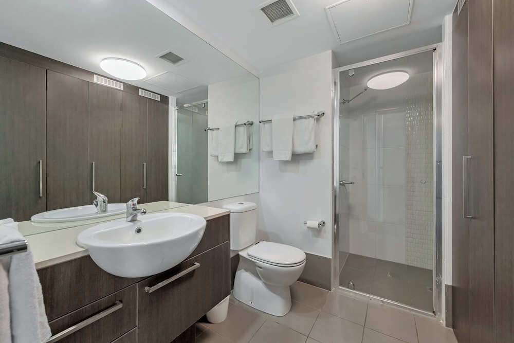 Central Kensington Apartments By Vivo 47/51