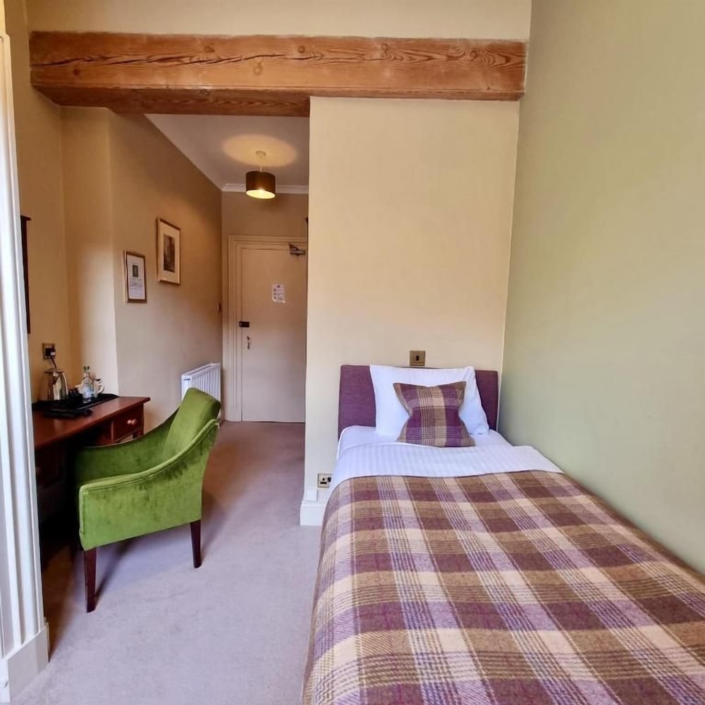 Loch Maree Hotel 13/29