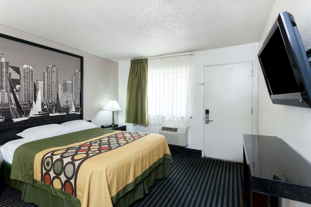 Super 8 by Wyndham San Diego Hotel Circle 20/58
