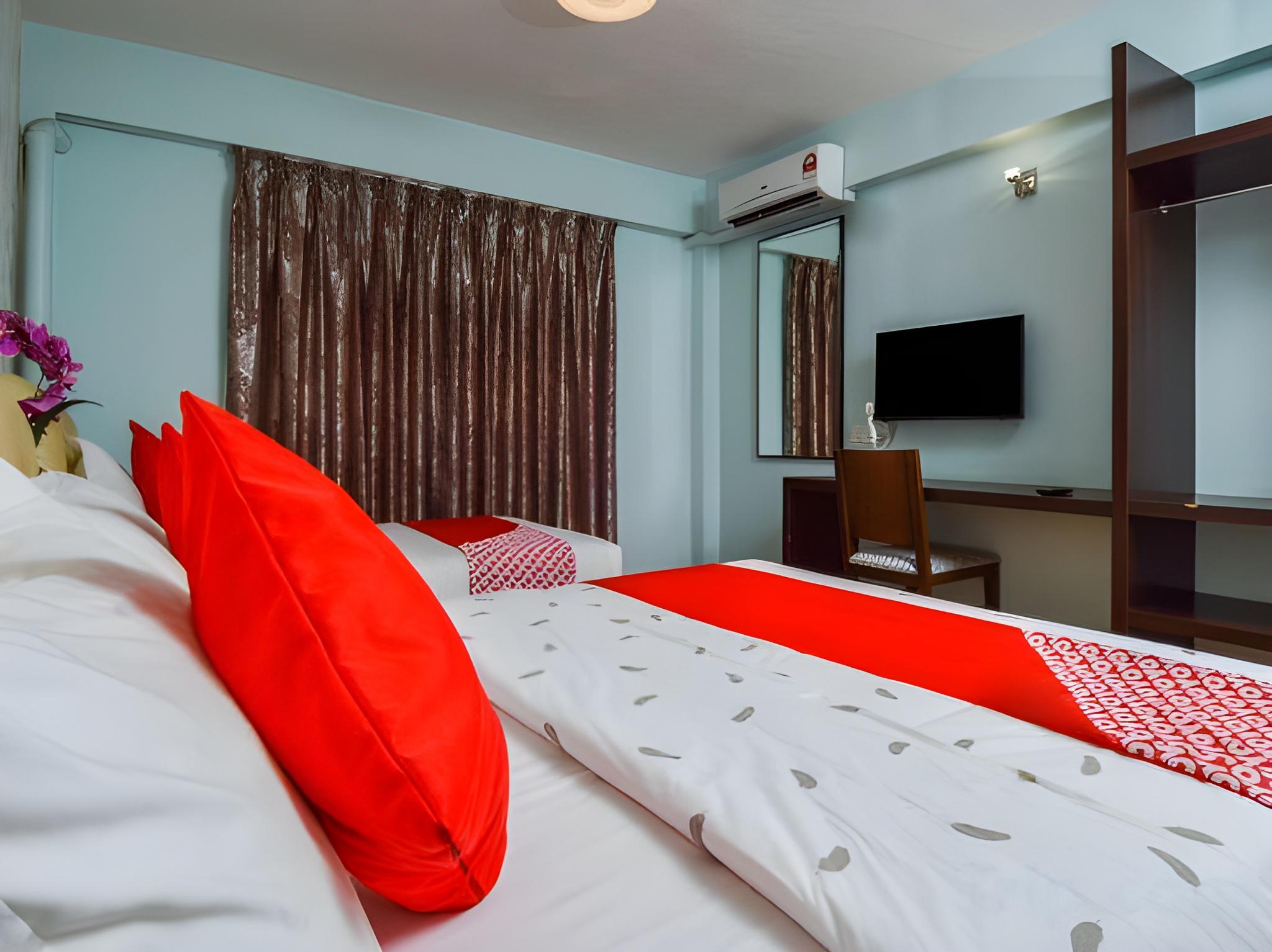 Grand Ct Hotel 26/34