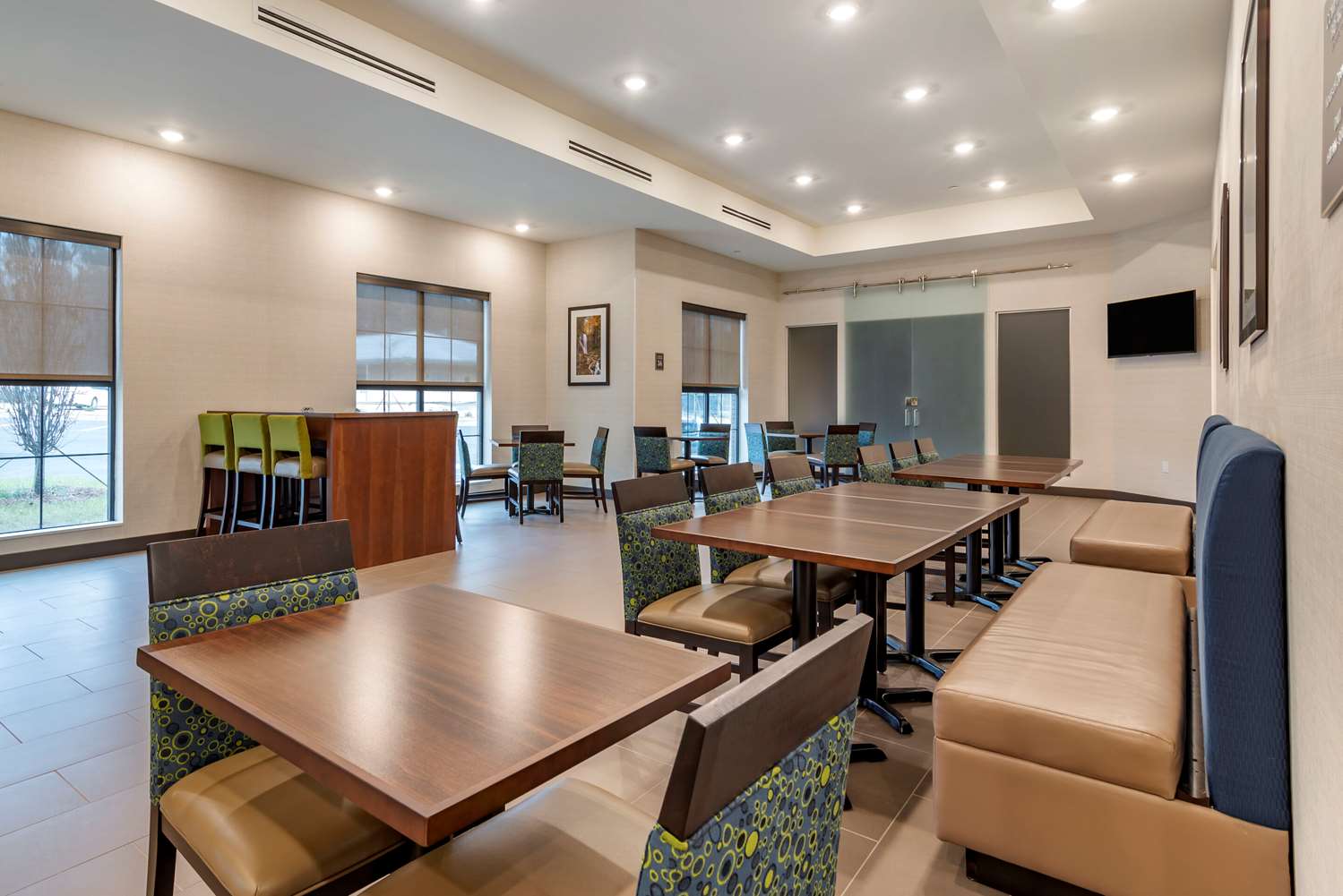 Comfort Suites Newnan GA 38/42