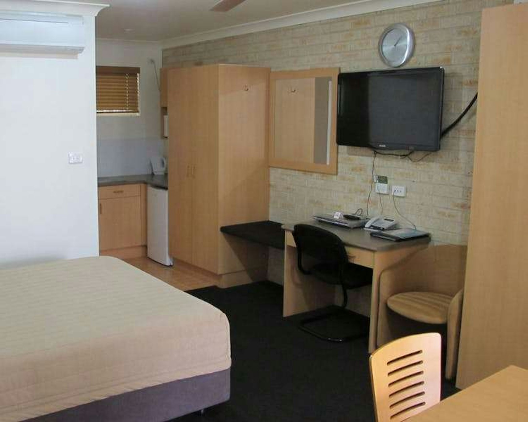 Aston Hill Motor Lodge 34/43