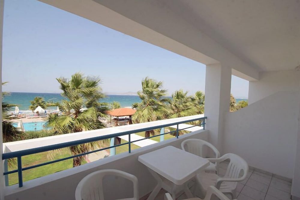Irina Beach Hotel 36/68
