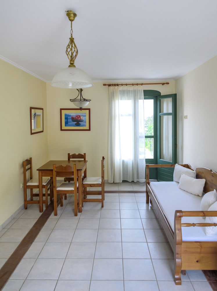 Kyveli Apartments 8/50
