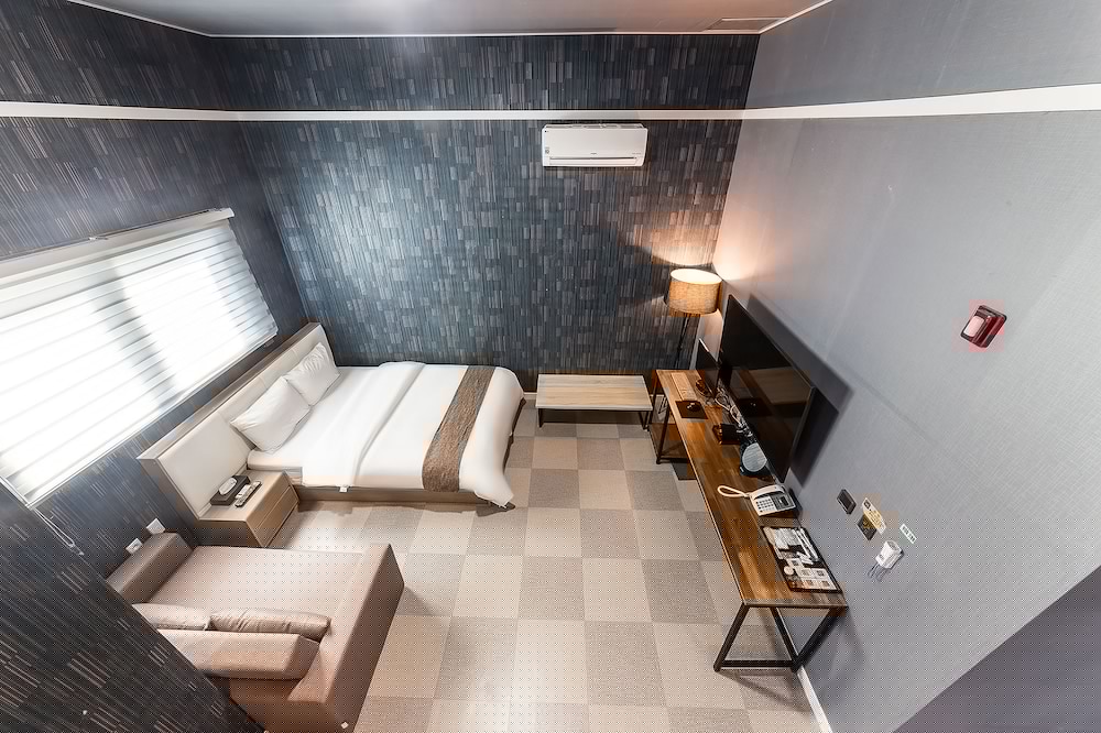 Malu Hotel 37/72