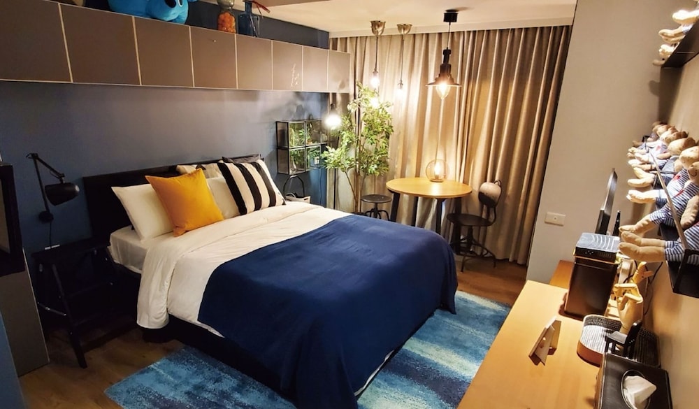 Yomi Hotel 24/76