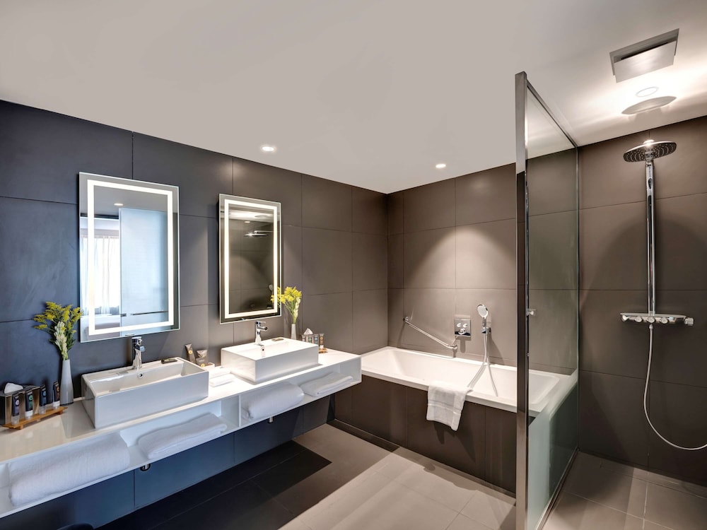 Novotel Sharjah Expo Centre 24/71