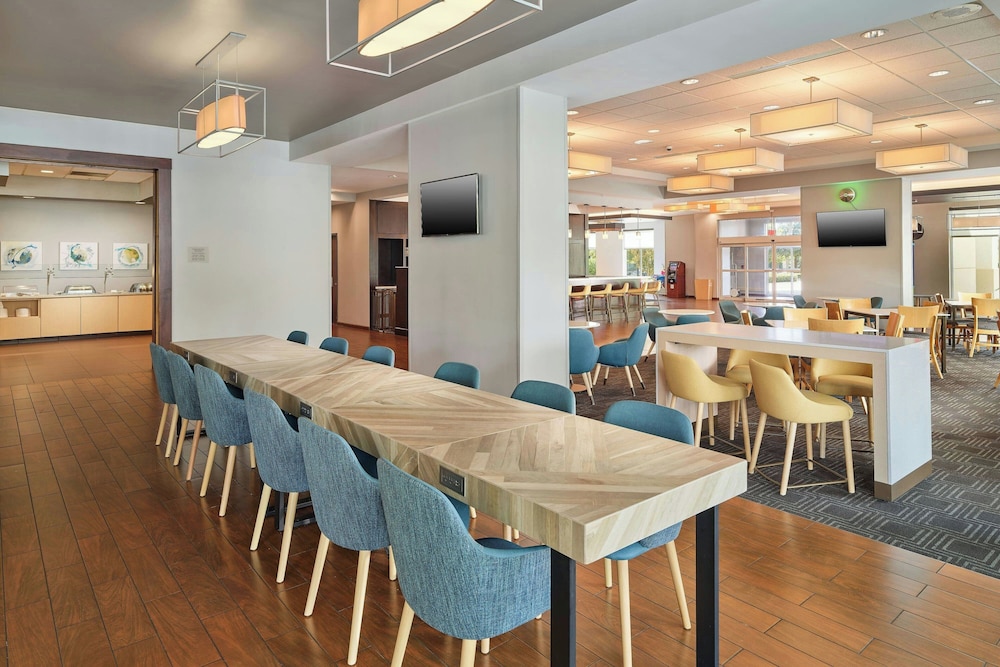 TownePlace Suites Orlando at Flamingo Crossings Town Center/Western Entrance 55/69