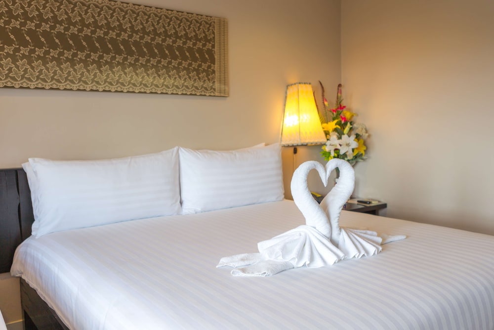 Golden Tulip Essential Pattaya 26/65
