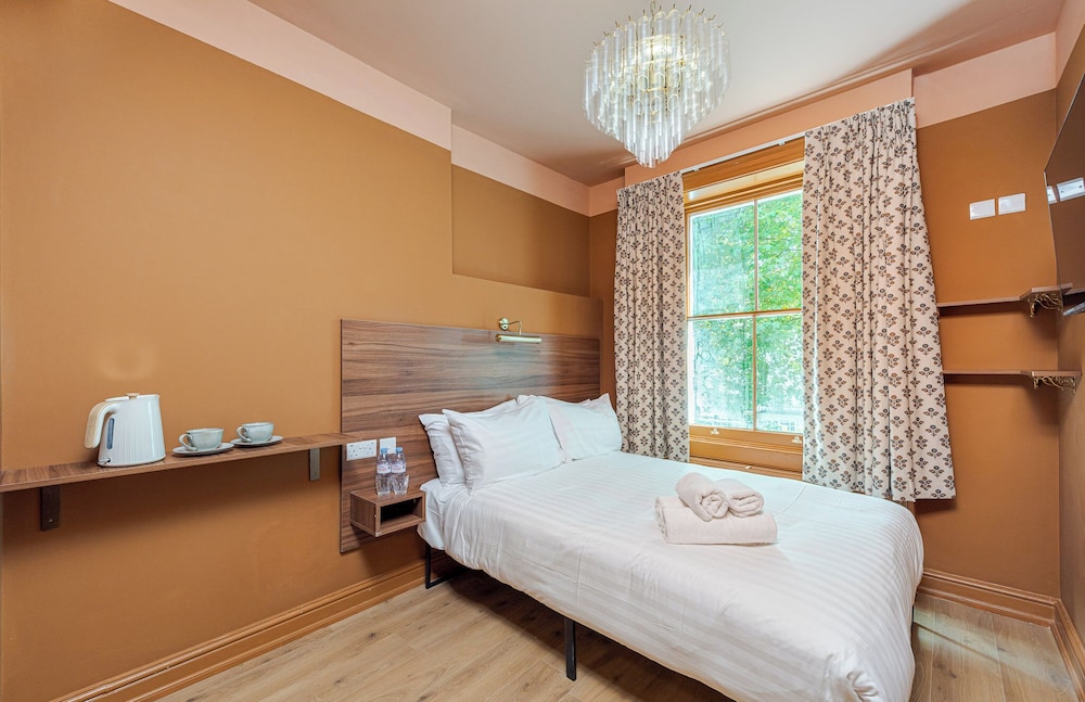Norfolk Inn Paddington Hotel 40/50