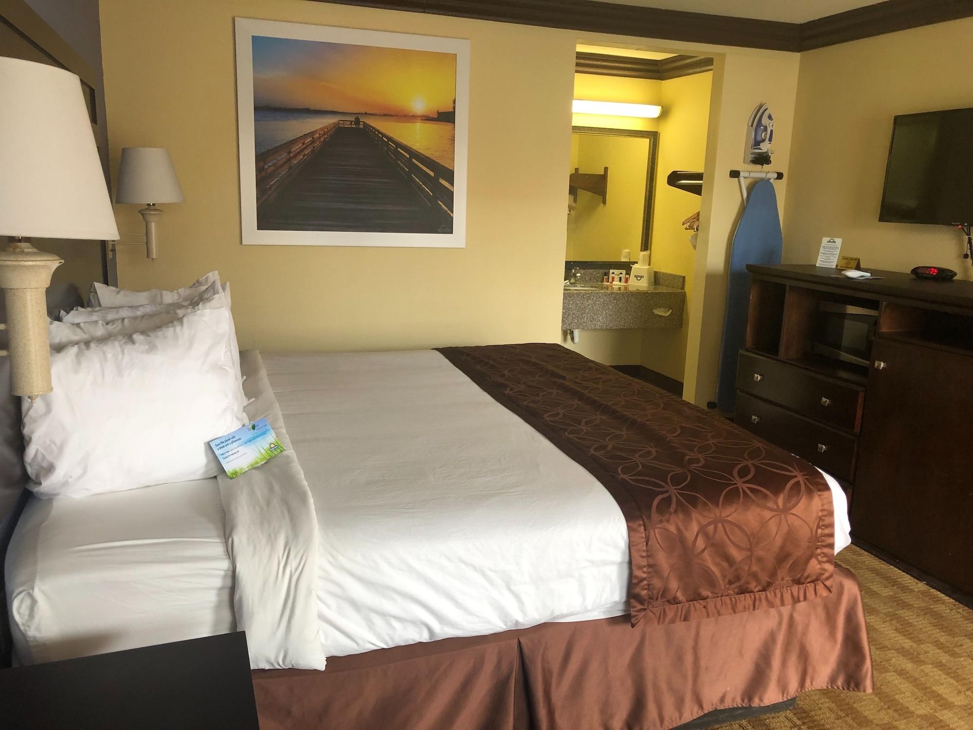Days Inn By Wyndham Lake Charles 12/32