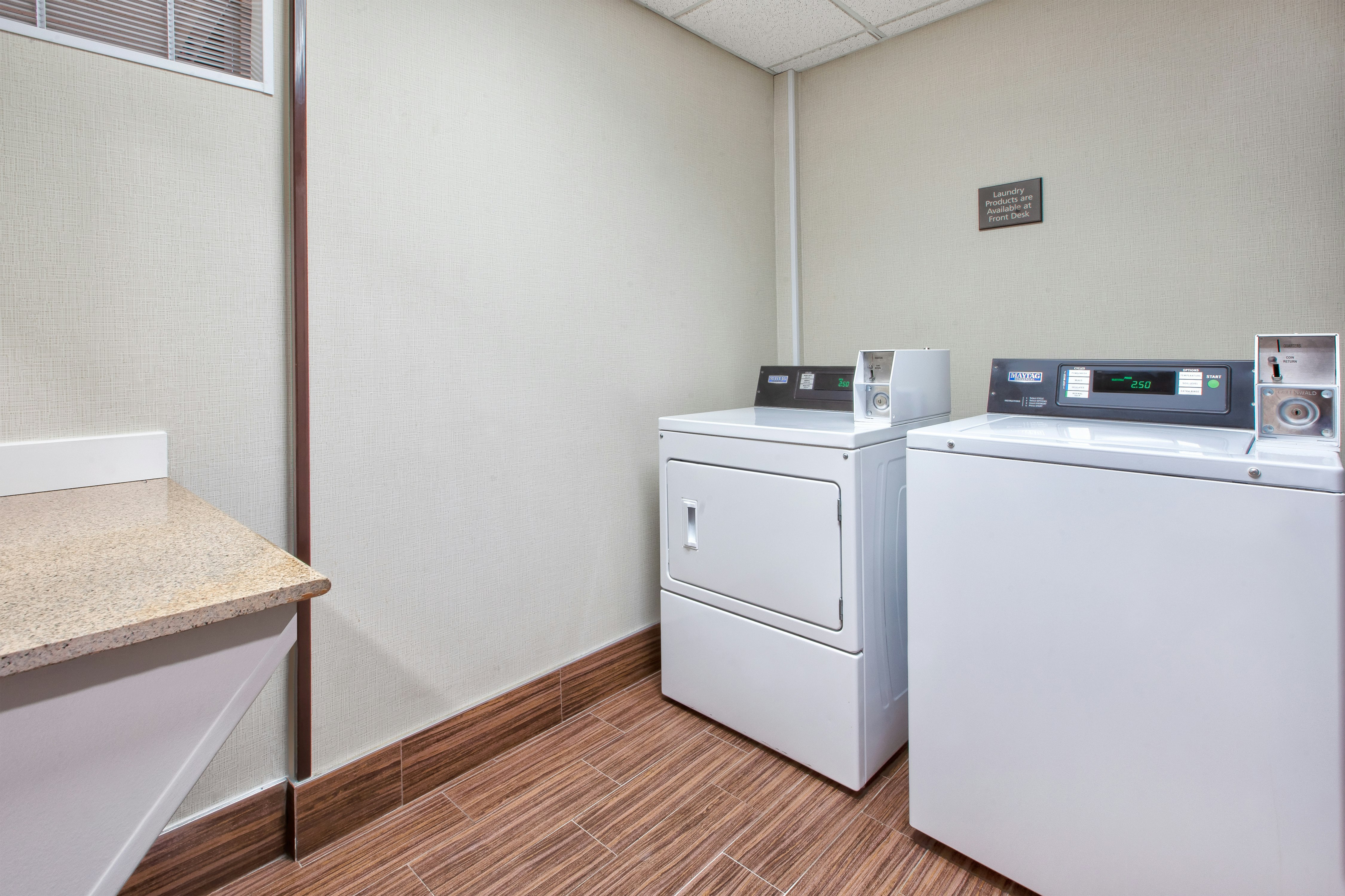 Hampton Inn Clarion 28/31