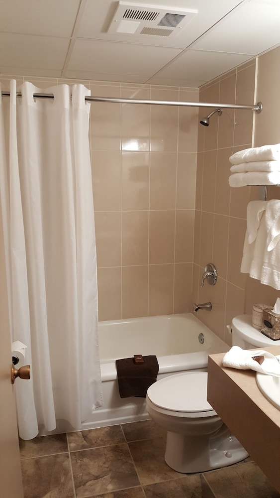 River Rapids Inn 56/57