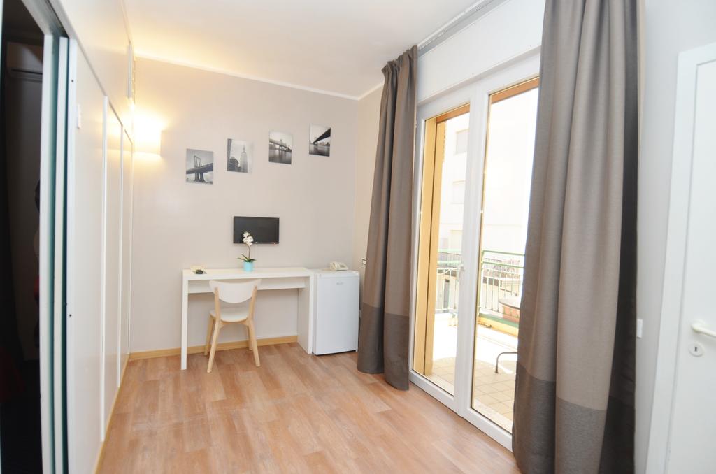 Ute Hotel 15/40