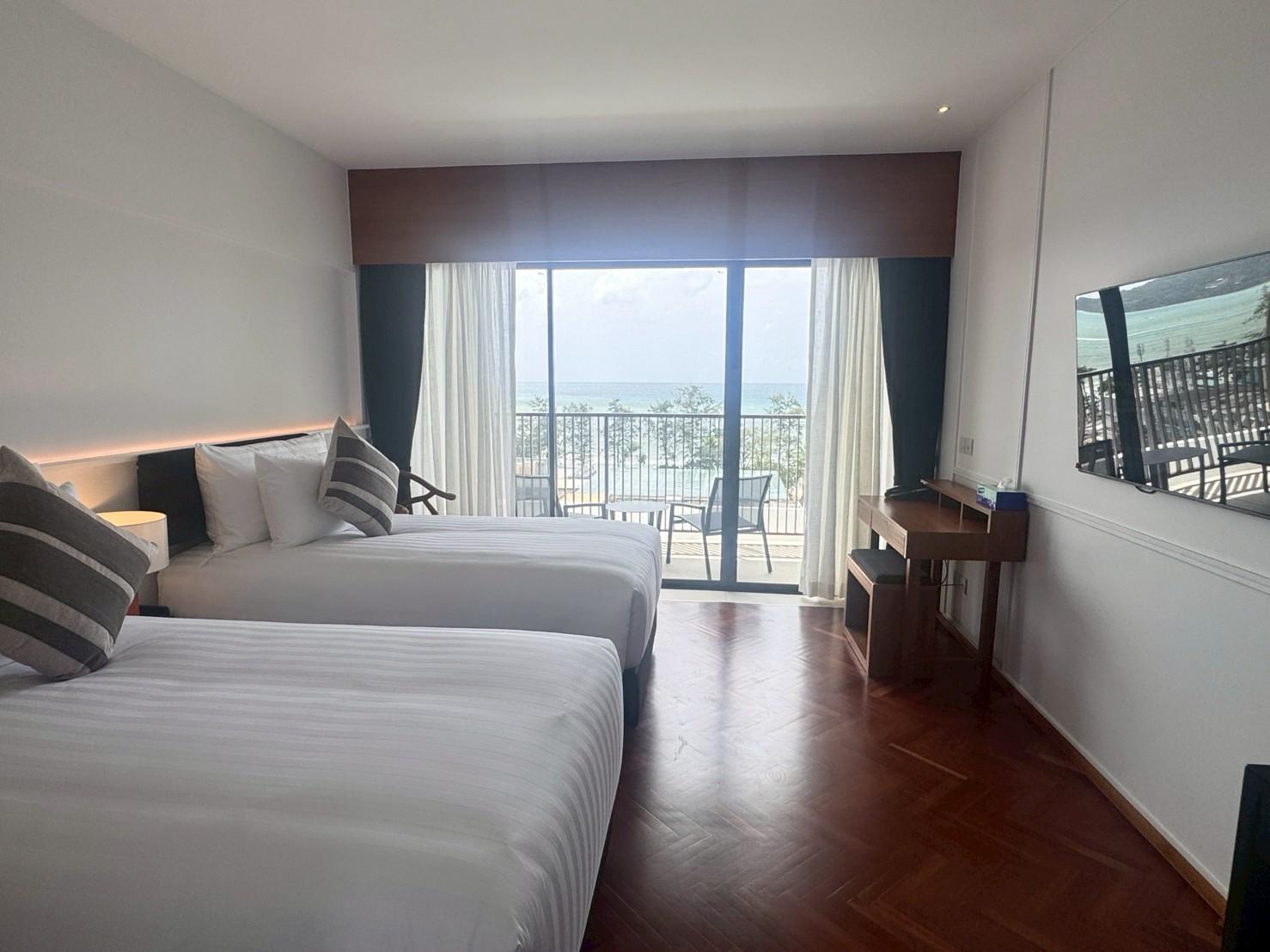 Ocean, Deluxe, Twin Beds