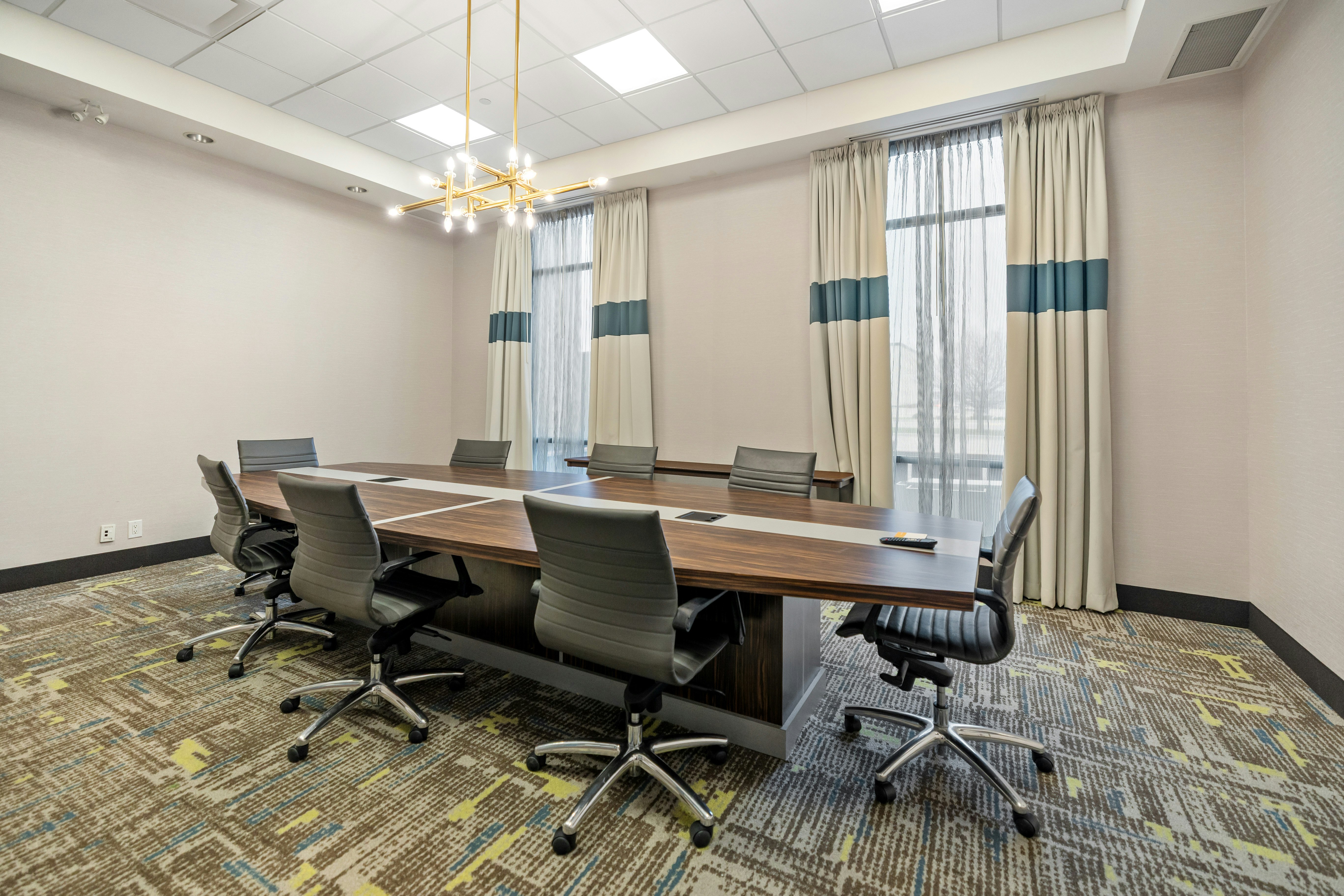 Hampton Inn By Hilton Winnipeg Airport 14/18