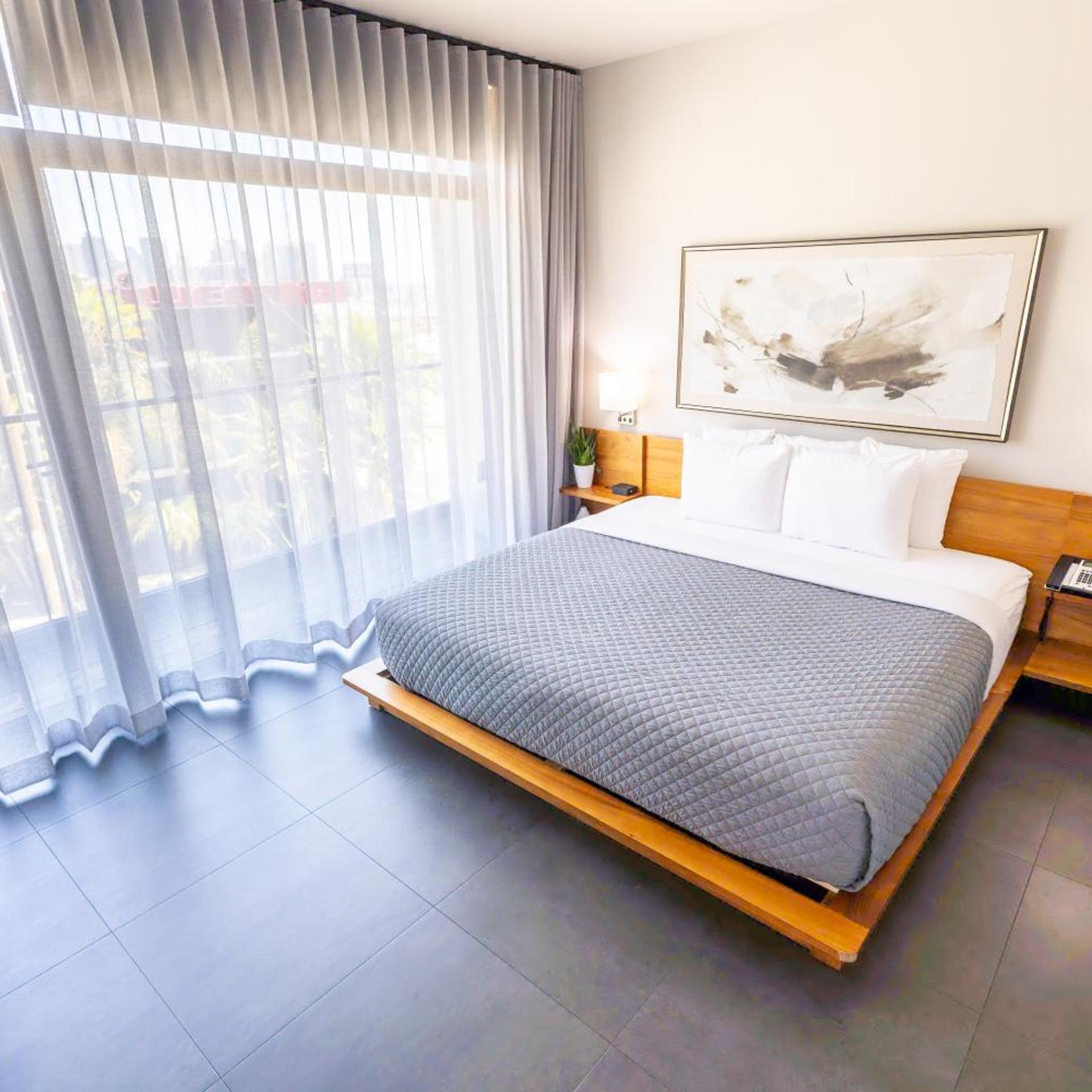 City24 Condo Hotel Little Italy Mission Hills 17/49